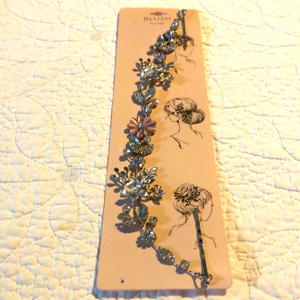 NWT Blush for Her Hair accessory